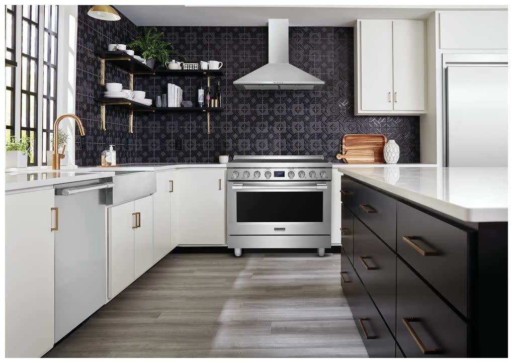 Frigidaire 36 in. Professional Gas Range with Stainless Steel